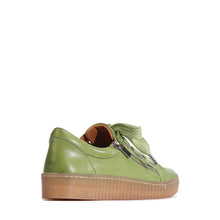 Load image into Gallery viewer, Jovi - Apple