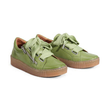 Load image into Gallery viewer, Jovi - Apple