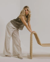 Load image into Gallery viewer, Kinda - Dove