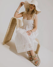 Load image into Gallery viewer, Koko - Straw