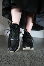 Load image into Gallery viewer, Oakley - Black (36,38)