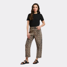 Load image into Gallery viewer, Leo Barrel Jeans - Leopard
