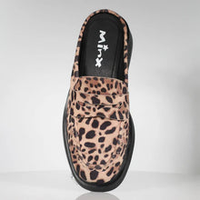 Load image into Gallery viewer, Lucinda - Leopard
