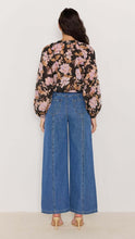 Load image into Gallery viewer, Willow Blouse - Floral
