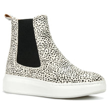 Load image into Gallery viewer, Chelsea City - Snow Leopard (size 36,42)
